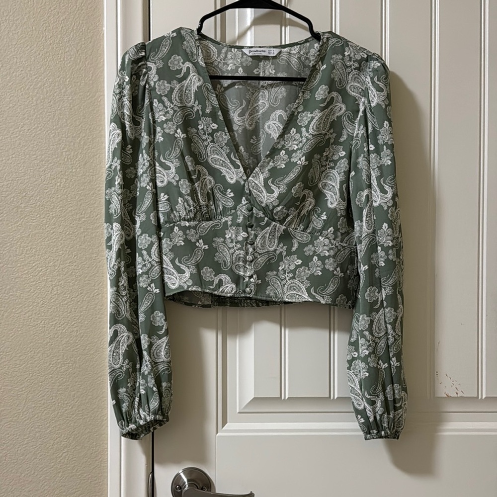 Stradivarius Green Paisley Crop Blouse with Front Button Detail